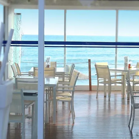 Marbella - Beachside Lejlighed *